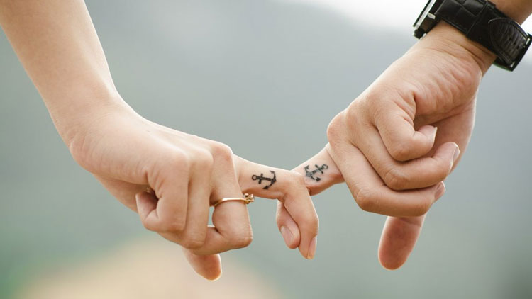 معاشقه با گرگها
