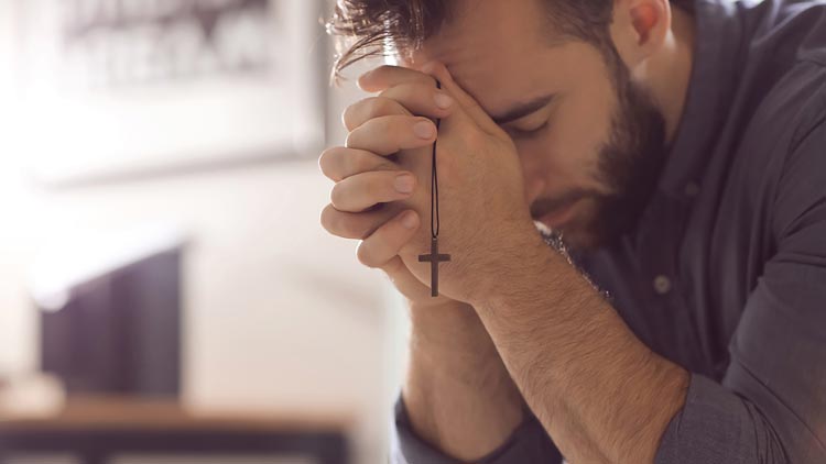 آیا خدا به دعاهای ما پاسخ می‌دهد؟